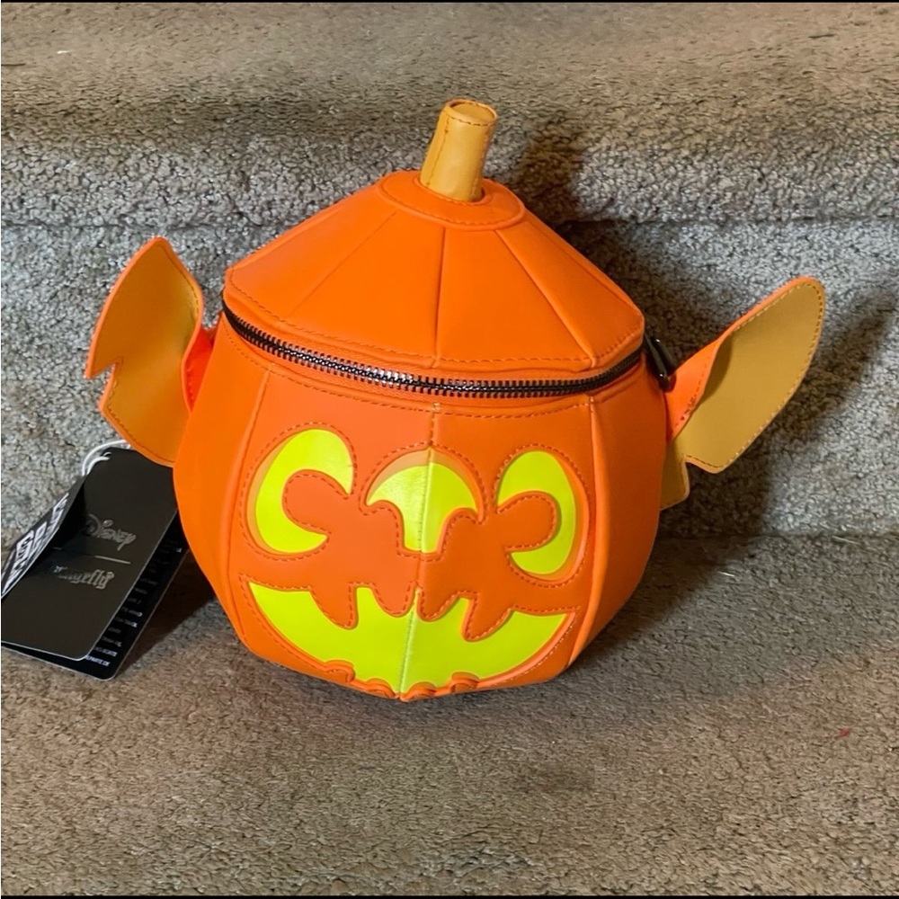 Loungefly stitch jack o lantern glow in the dark crossbody